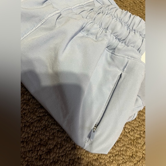 Lululemon | Hotty Hot Low-Rise Lined Short 2.5" Inseam in Powder Blue - Picture 16 of 16